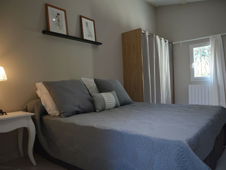 Luxury Villa With Jacuzzi In Carpentras Provence