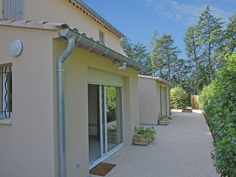Luxury Villa With Jacuzzi In Carpentras Provence