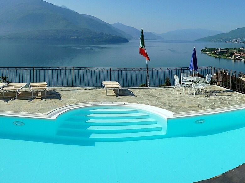Modern Holiday Home With Swimming Pool In Gravedona