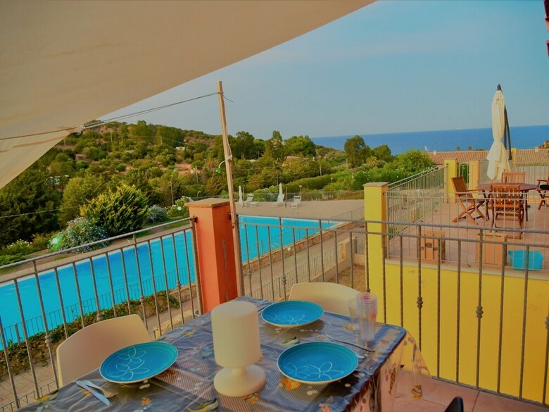 Panoramic Villa With Pool, 200 Meters From The Beach