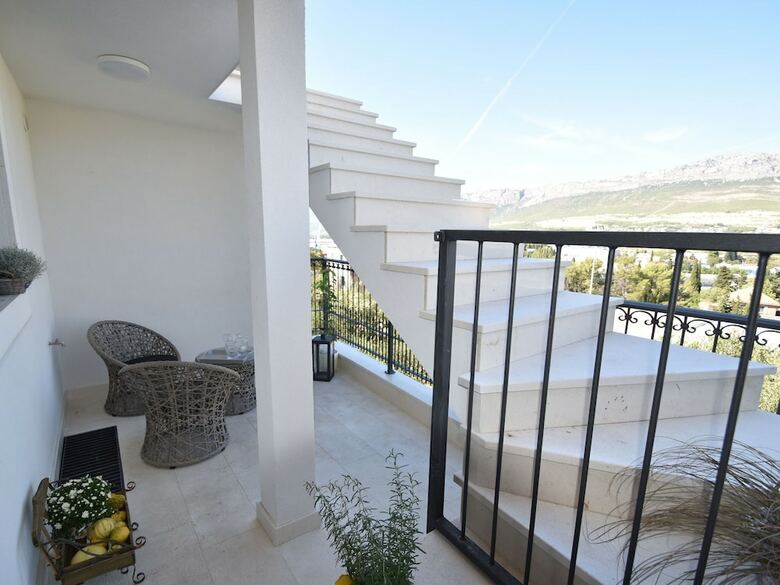 Spacious And Comfortable Apartment, 3 Km Outside The Historical Centre Of Split
