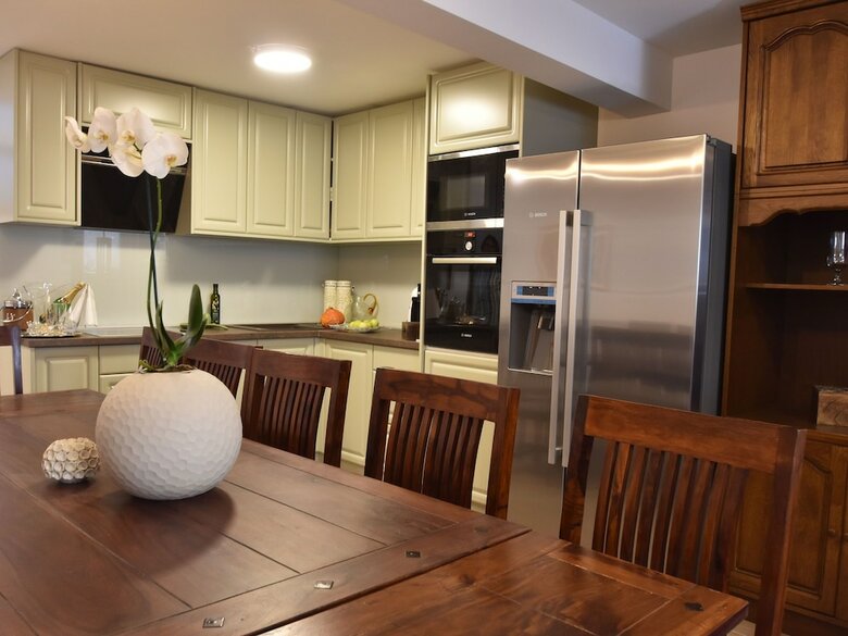 Spacious And Comfortable Apartment, 3 Km Outside The Historical Centre Of Split