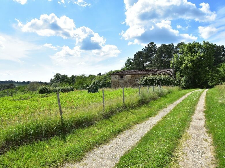 Luring Holiday Home In Incorrect With Garden