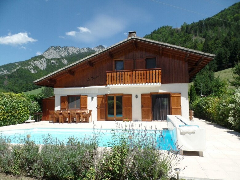 Secluded Villa In Biot With Swimming Pool