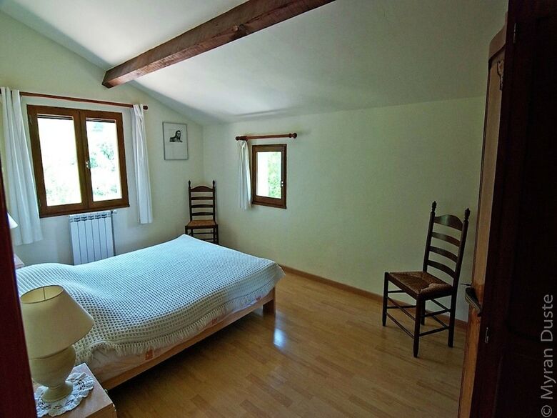 Cosy Holiday Home In Parisot With Swimming Pool
