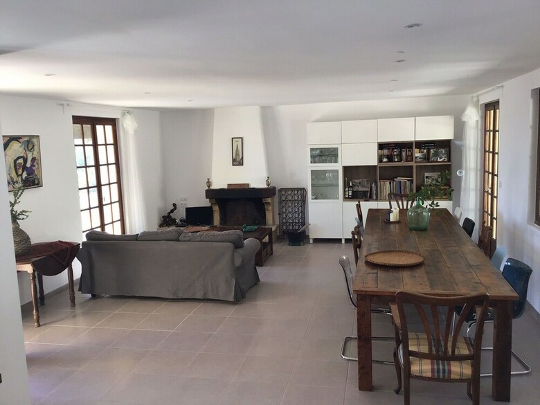 Delighful Villa In Berlou With Private Swimming Pool