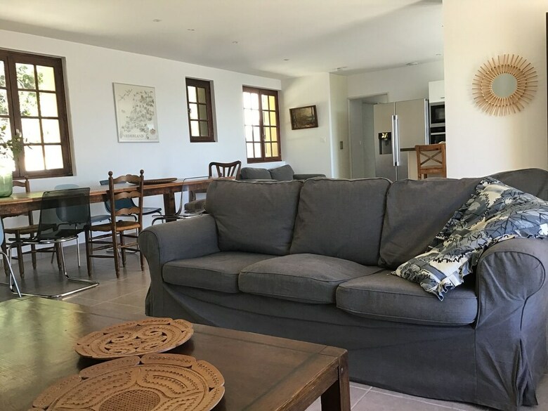 Delighful Villa In Berlou With Private Swimming Pool