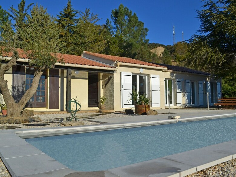Delighful Villa In Berlou With Private Swimming Pool