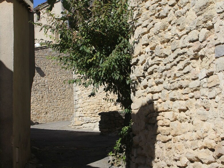 Cozy Cottage In Peaceful Hamlet Saint-martin-de-castillon