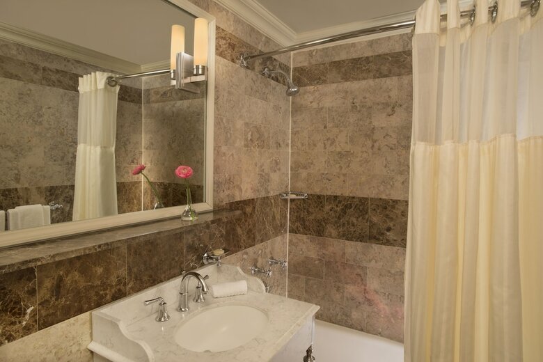 Hotel Warwick