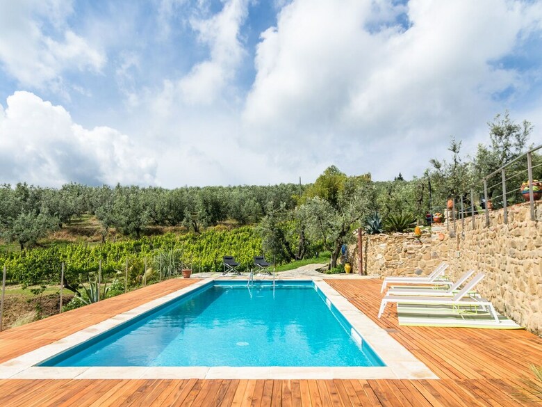 Exotic Holiday Home In Vinci With Swimming Pool