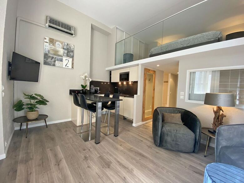 Beautiful Apartment In Bel Epoque Villa With Pool And Beach Access