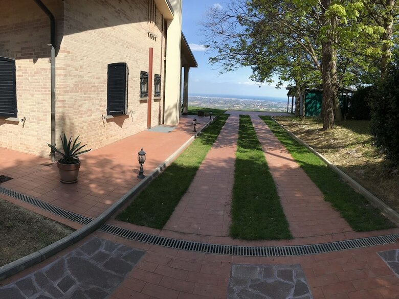 Spacious Villa In Gemmano With Garden