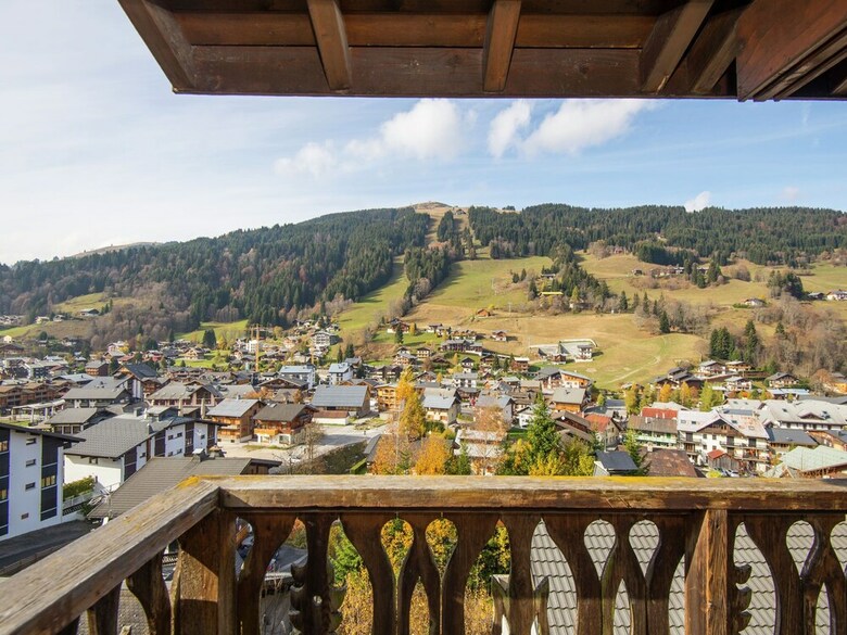 Comfortable, Detached Holiday Home For Nine People Near Les Gets