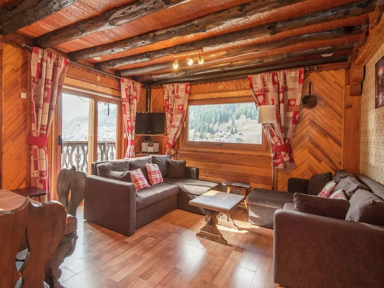 Comfortable, Detached Holiday Home For Nine People Near Les Gets