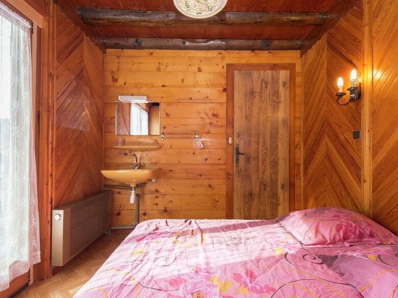 Comfortable, Detached Holiday Home For Nine People Near Les Gets