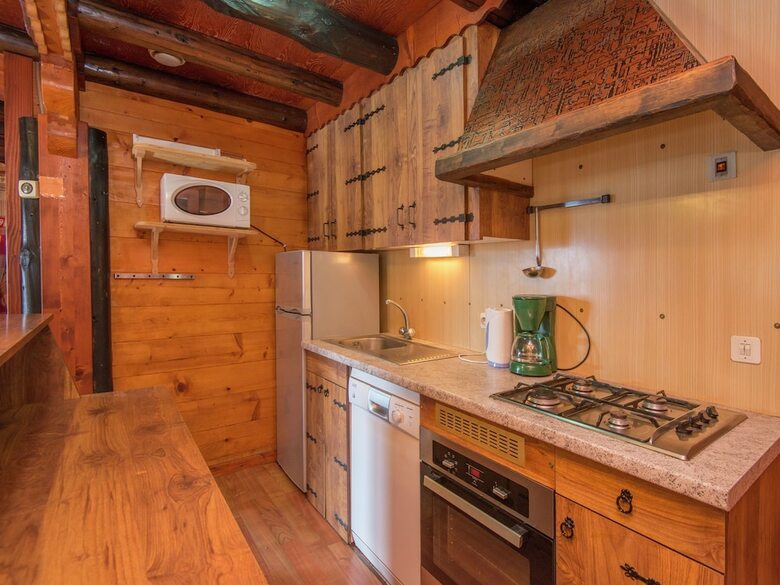Comfortable, Detached Holiday Home For Nine People Near Les Gets
