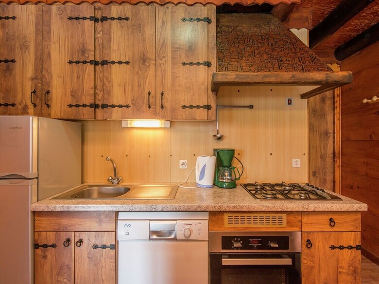 Comfortable, Detached Holiday Home For Nine People Near Les Gets