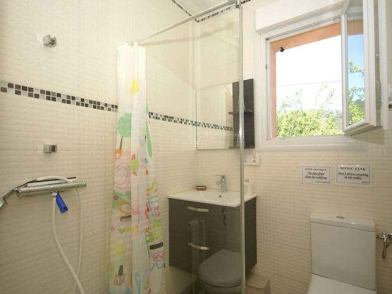 Airconditioned, Spacious Villa In Gar�oult With A Private Pool