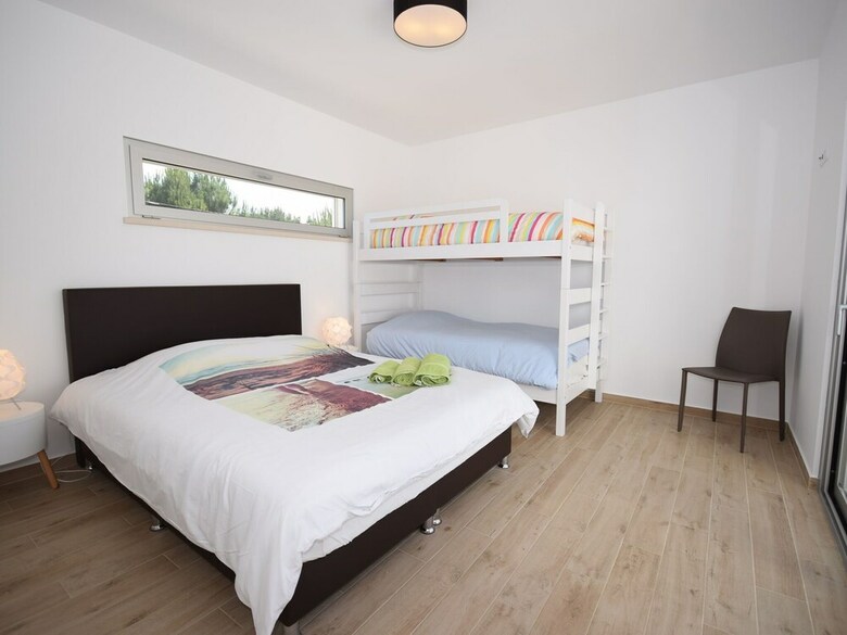 Comfortable Detached Villa With Heated Swimming Pool And Beautiful View