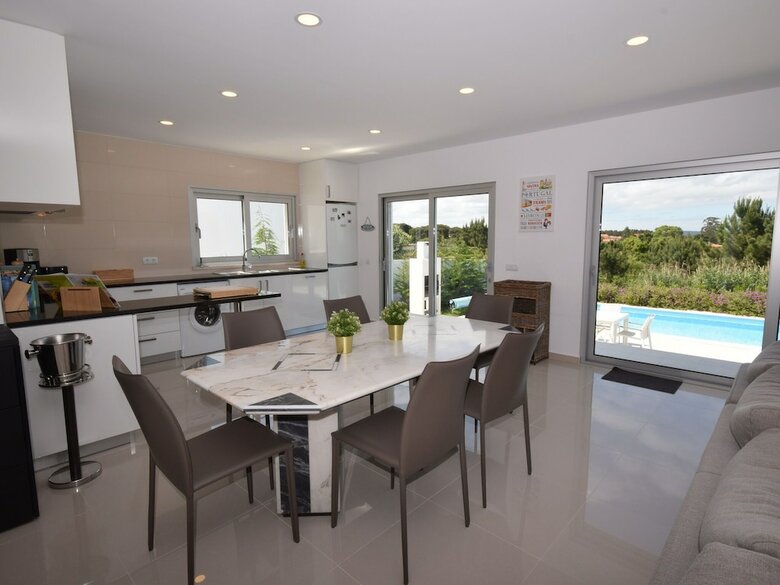 Comfortable Detached Villa With Heated Swimming Pool And Beautiful View
