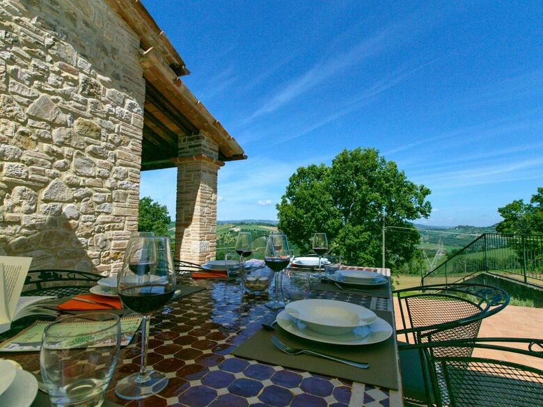 Luxurious Villa In Vasciano Umbria With Private Pool