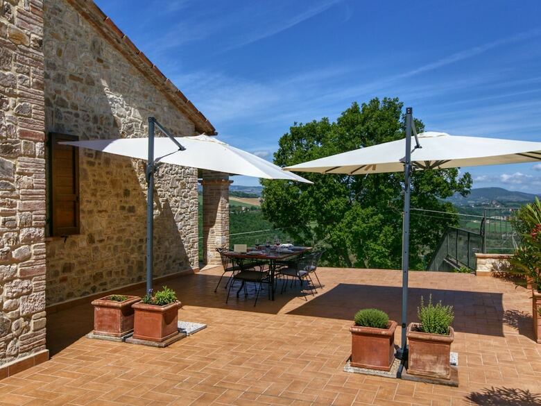 Luxurious Villa In Vasciano Umbria With Private Pool