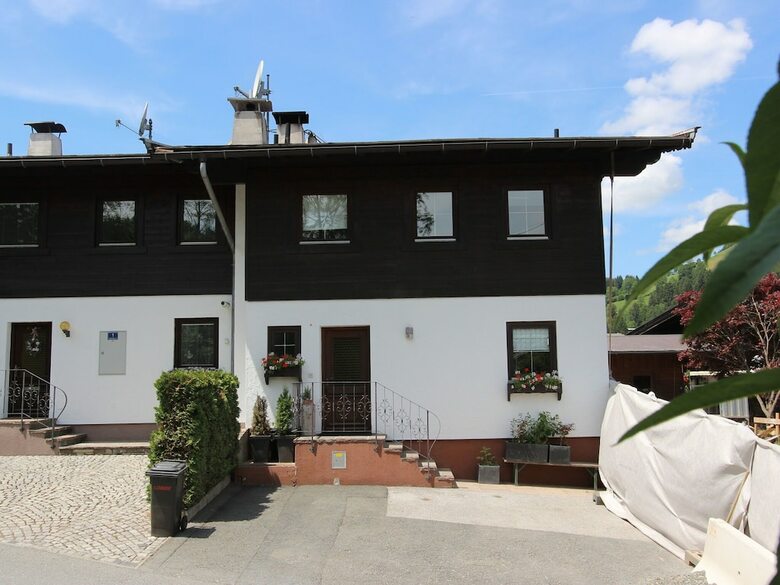 Luxurious Holiday Home In Kirchberg With Garden
