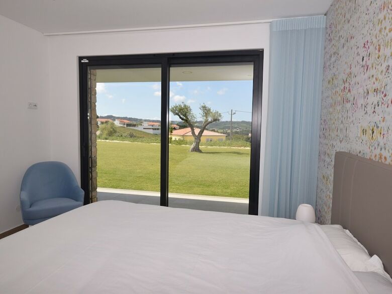Modern Villa In Alcoba�a With Private, Heated Swimming Pool
