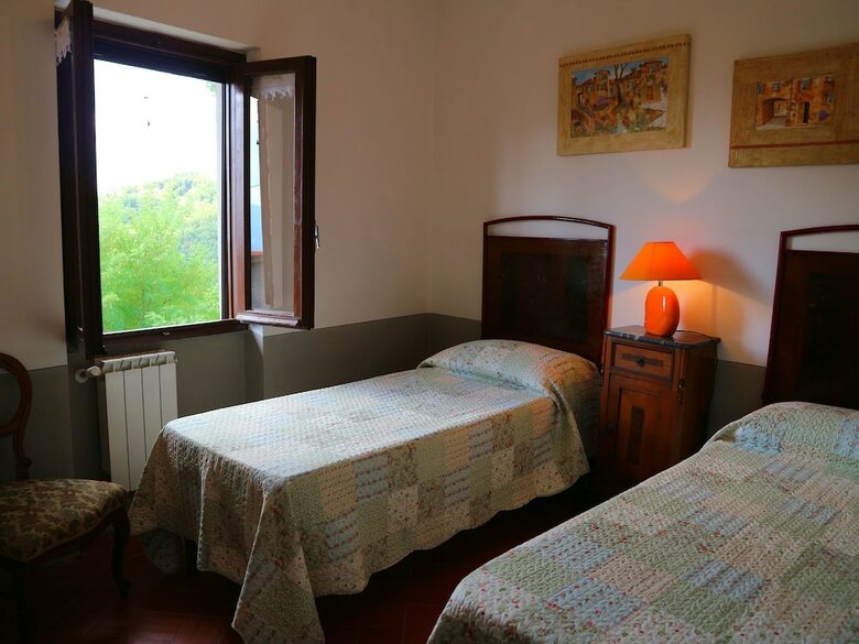 Beautiful Apartment With Garden, Patio, Pool, Barbecue