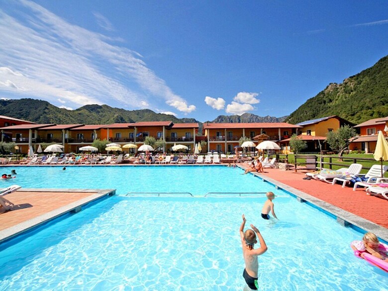 Apartments Within A Short Distance From The Gardameer