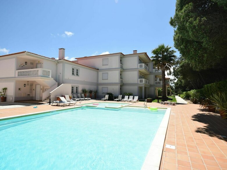 Modern Apartment In �bidos With Pool