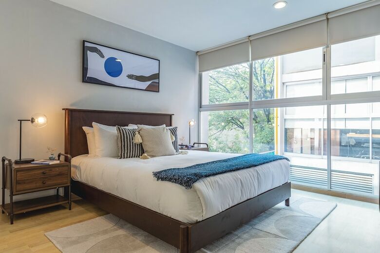 Bright 2br Condesa Apartment With Balcony