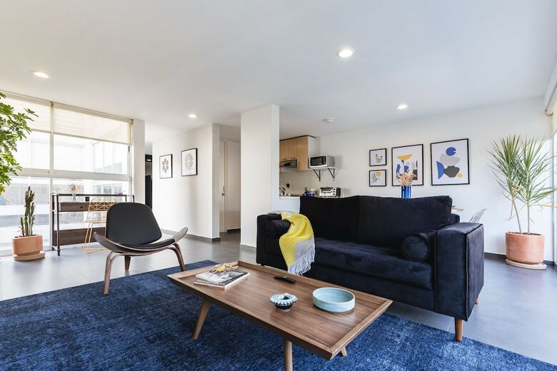Bright 2br Condesa Apartment With Balcony