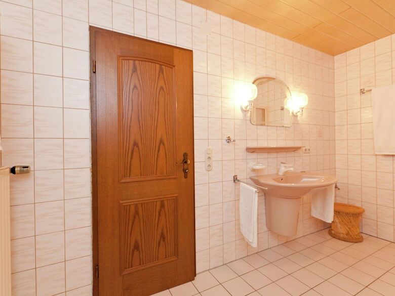 Beautiful Apartment On A Farm With Terrace In Loogh