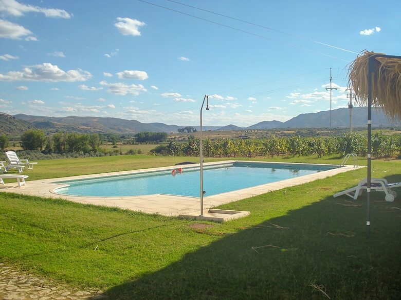 Cozy Cottage In Vila Flor With Swimming Pool