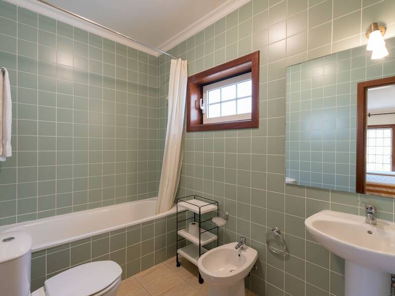 Cozy Cottage In Vila Flor With Swimming Pool