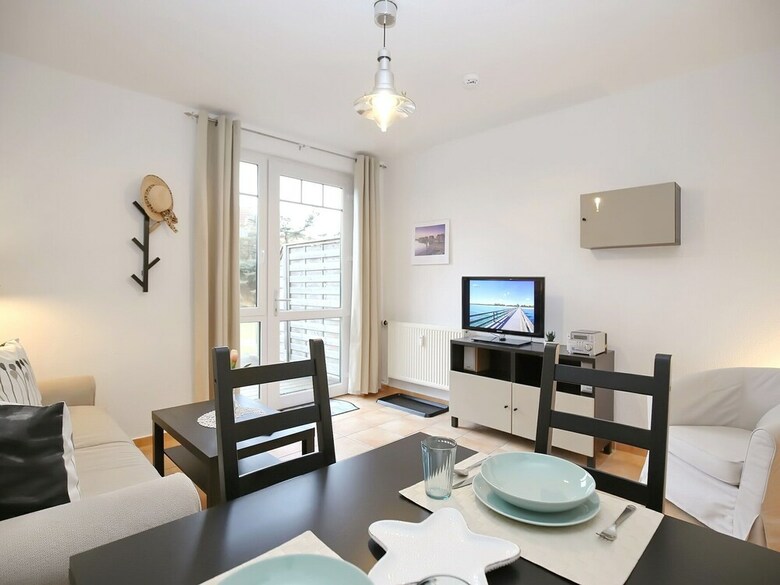 Cozy Apartment In Beckerwitz With Garden