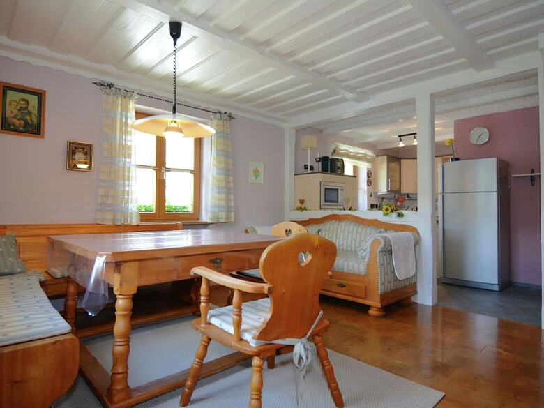 Cozy Apartment In Prunn With Private Terrace