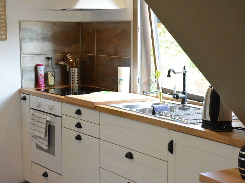 Unusual Chalet In The Woods, Very Comfortable, Nice Covered Terrace, Quiet