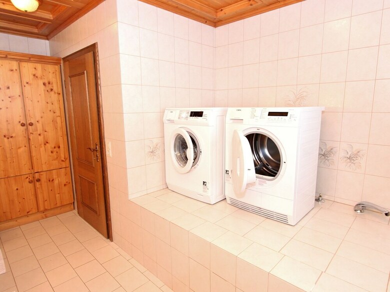 Spacious Chalet In Piesendorf Near Ski Area