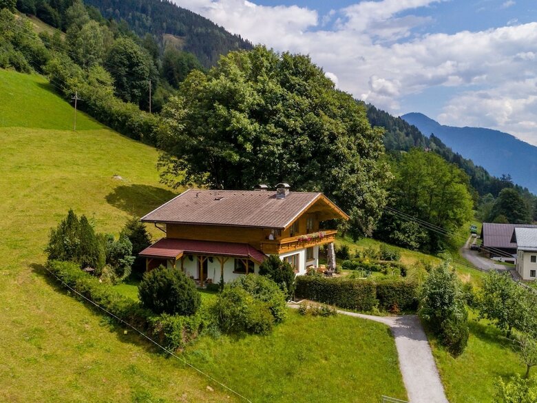 Spacious Chalet In Piesendorf Near Ski Area
