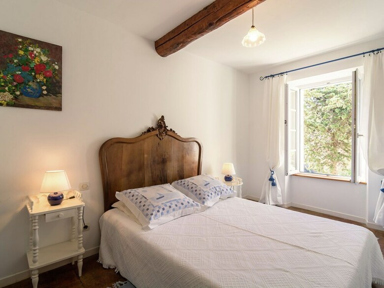 Welcoming Villa With Private Garden In Bages