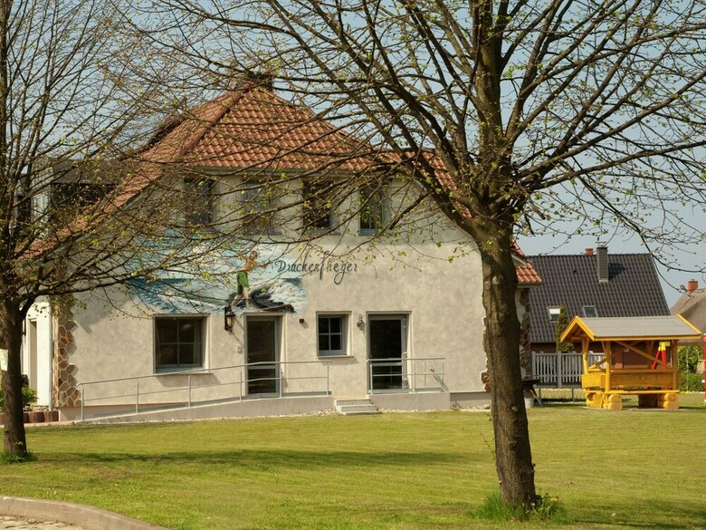 Splendid Apartment In Pepelow Near Sea