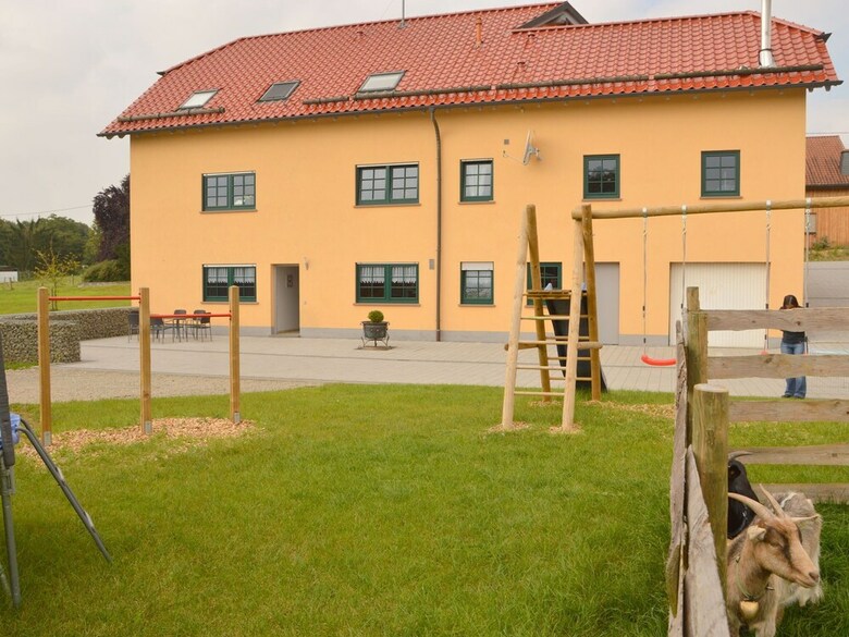 Spacious Apartment With Garden In Welschbillig Germany