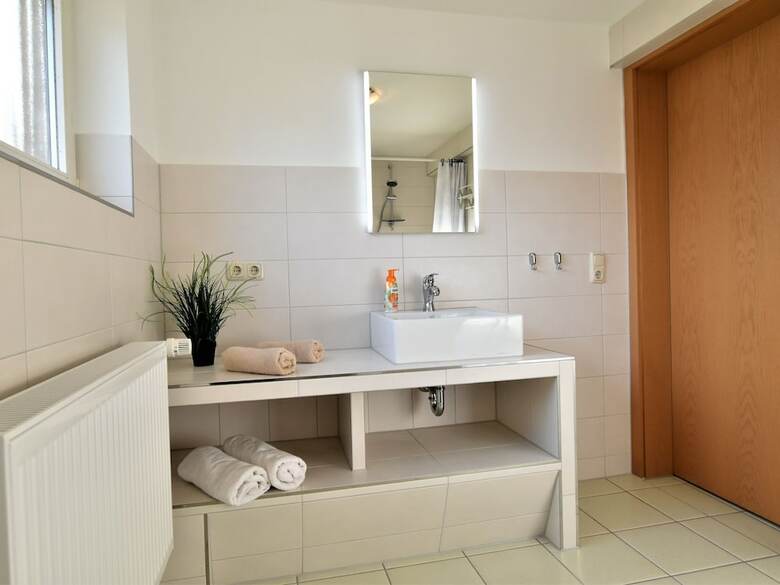 Luxurious Apartment In G�gelow With Garden