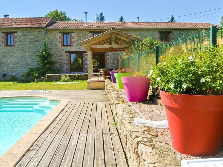 Restored Barn In Privat Domain With Pool And 2 Lakes