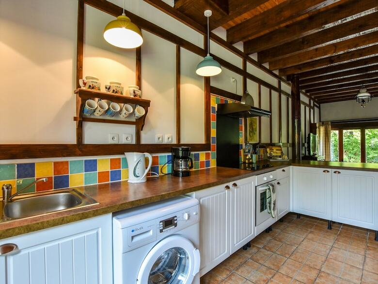 Spacious Holiday Home Near Lake In Le Quartier