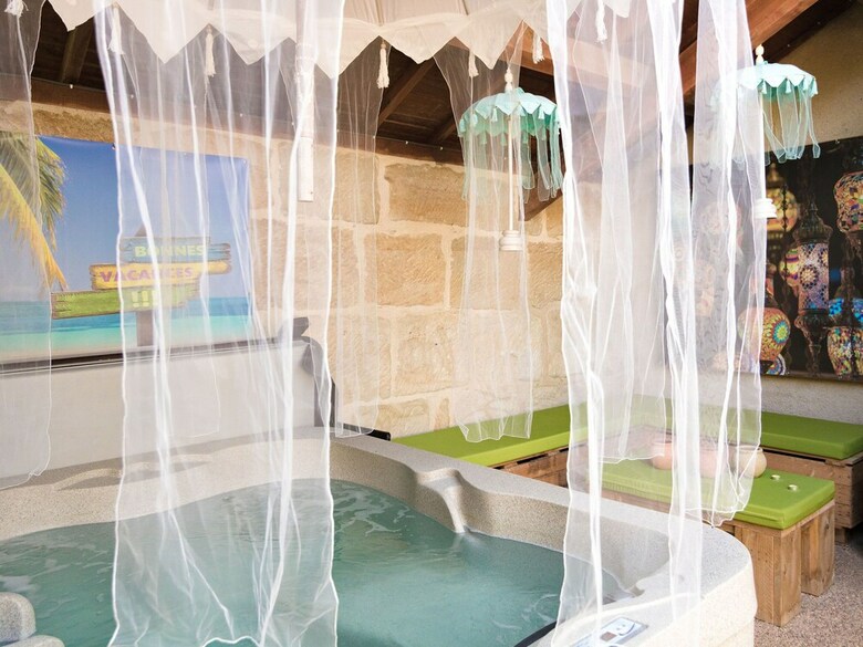 Luxurious Restored Building With Heated Swimming Pool, Terraces And Jacuzzi