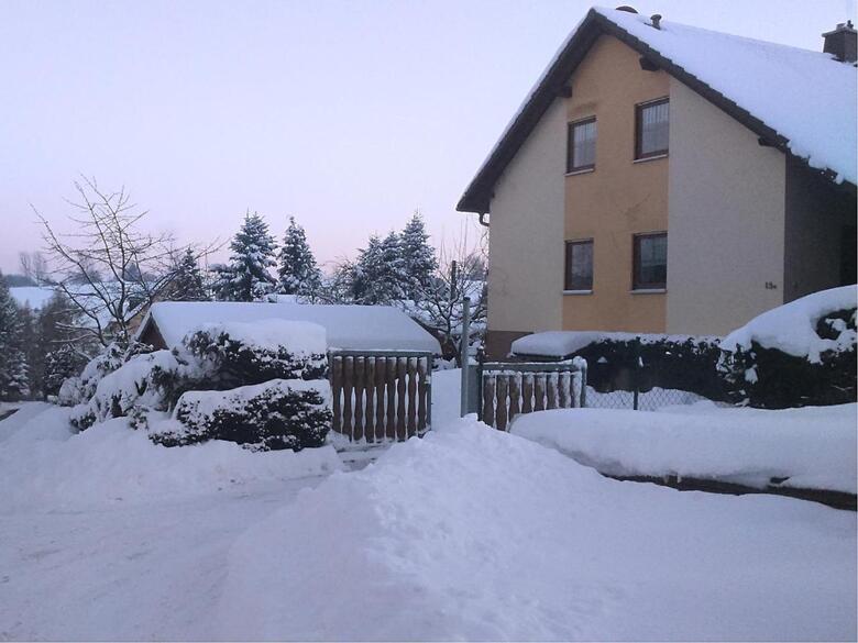 Cozy Apartment In Oelsnitz With Ore Mountains View